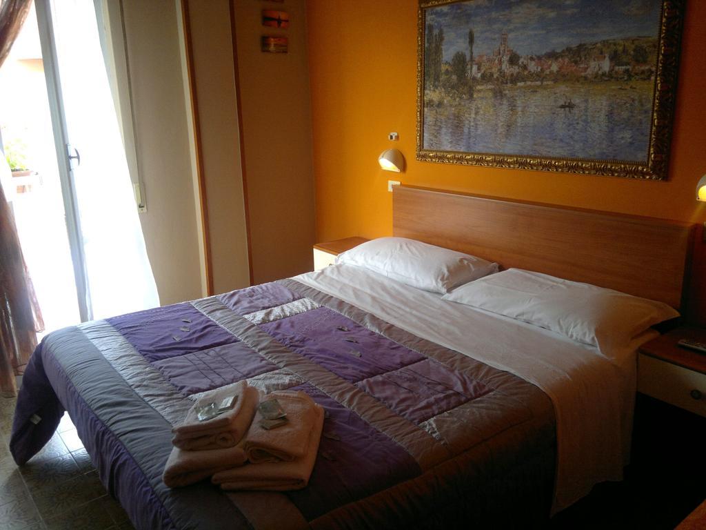 Hotel Simon Rimini Kamer foto