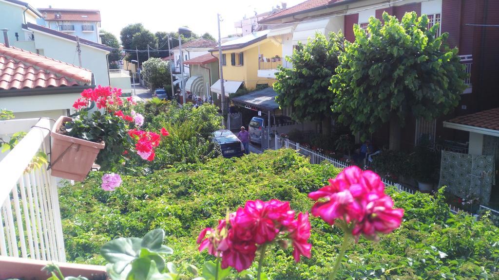 Hotel Simon Rimini Buitenkant foto