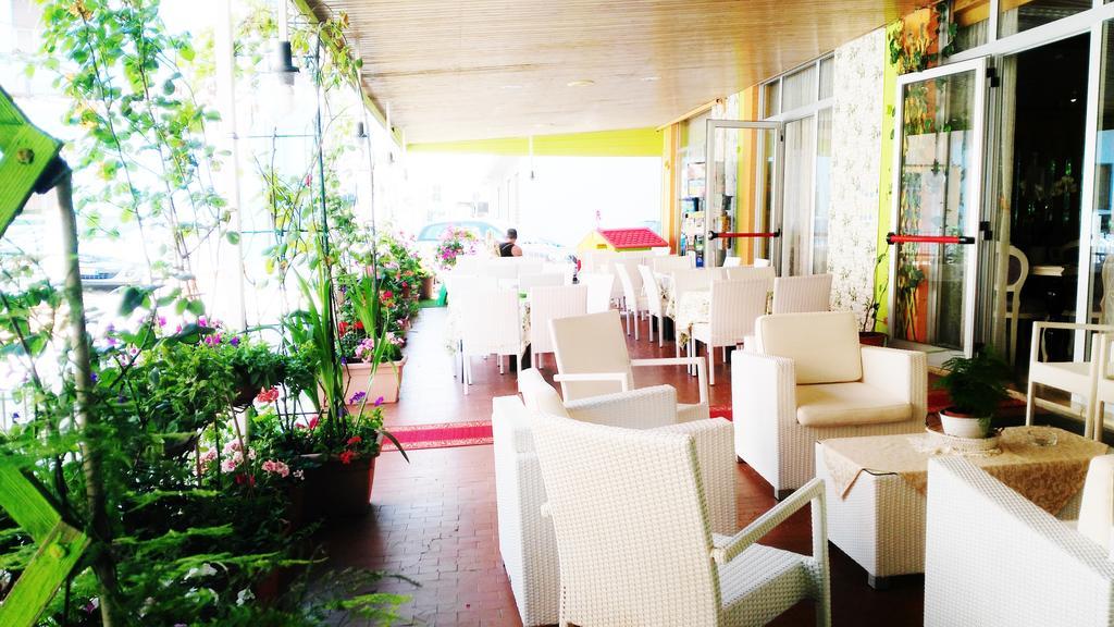 Hotel Simon Rimini Buitenkant foto