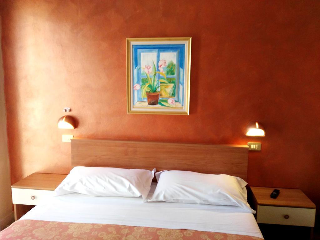 Hotel Simon Rimini Buitenkant foto