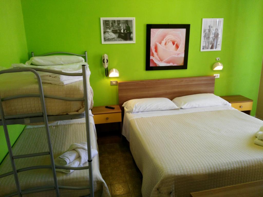 Hotel Simon Rimini Buitenkant foto