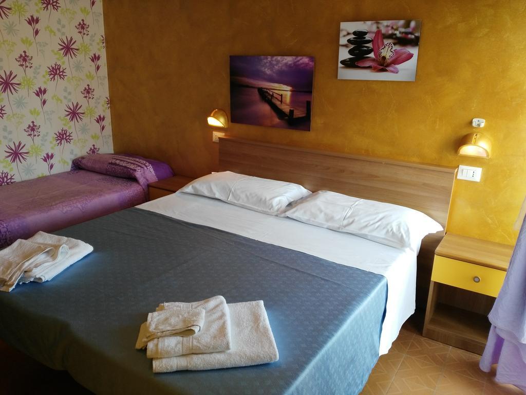 Hotel Simon Rimini Buitenkant foto