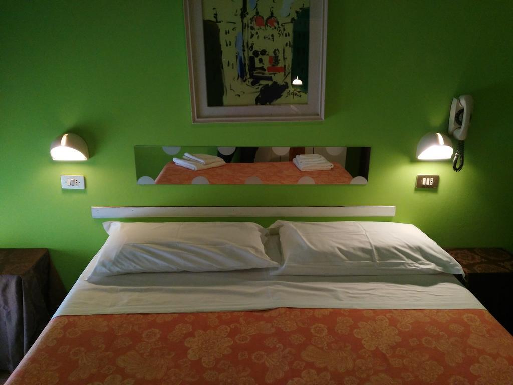 Hotel Simon Rimini Buitenkant foto