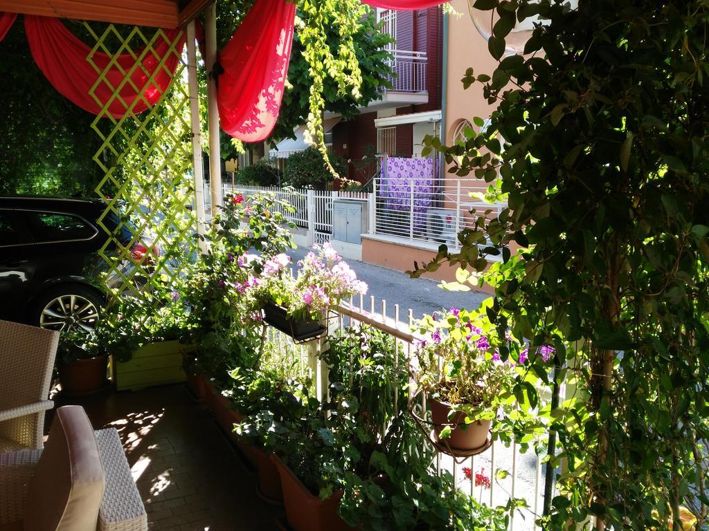 Hotel Simon Rimini Buitenkant foto